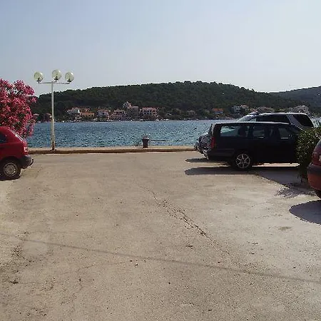 Gala Tisno